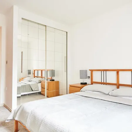 Bright 2 Bedroom Flat In Old Street With Balcony Londres Extérieur photo